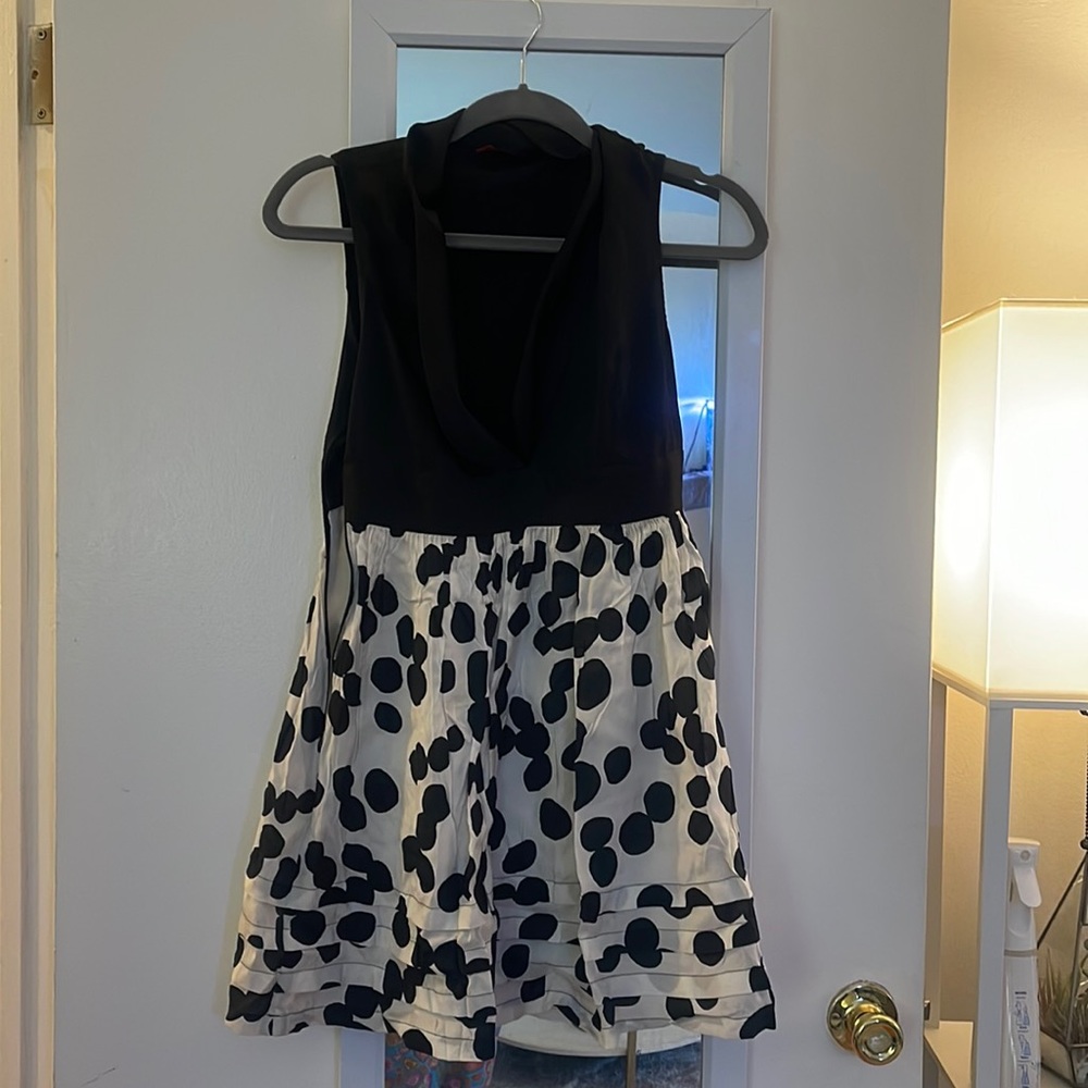 This mini dress is suitable for a party